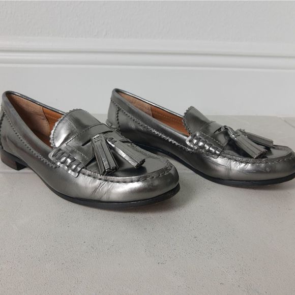 Haydee Silver Pewter Metallic Leather Tasseled Loafers - Picture 7 of 9